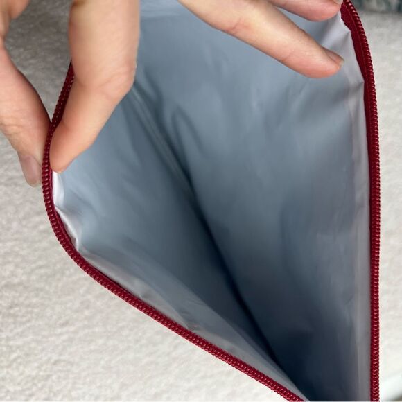 😊 3/$30 
Gecko Swim Bag Sailboats Blue w/Red accents NWOT - Picture 13 of 13